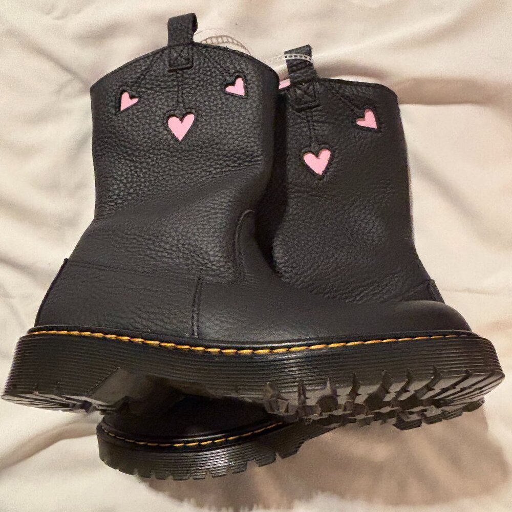 DOC MARTEN BEX HEART BOOTS
